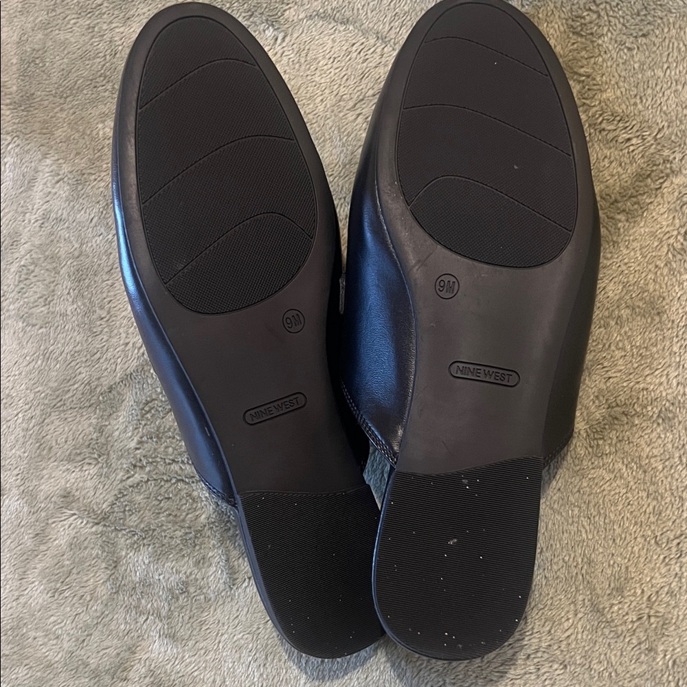 Nine West Black Mules with Gold Accents NWT size 9 - Picture 3 of 4